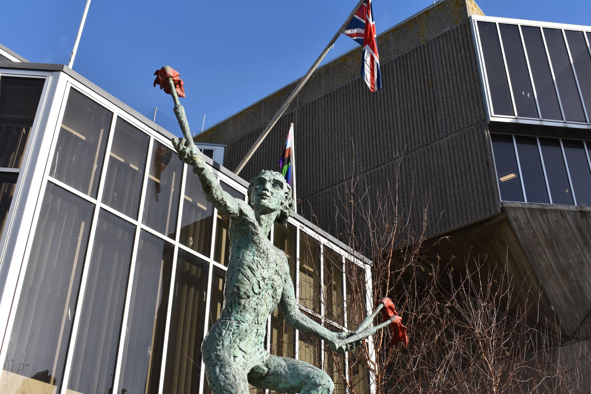 Photo of the statue outside Hove Town Hall