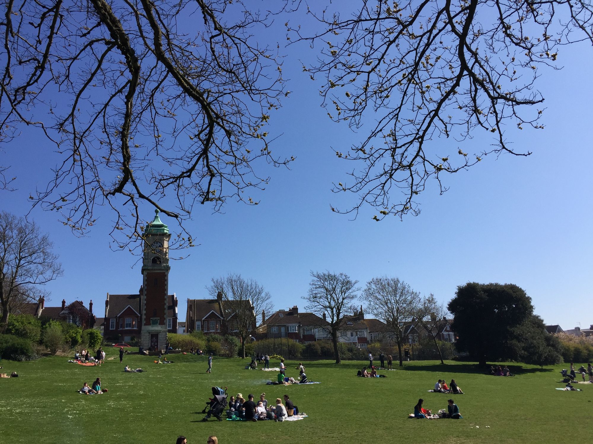 Picture of Queen's Park in the sun